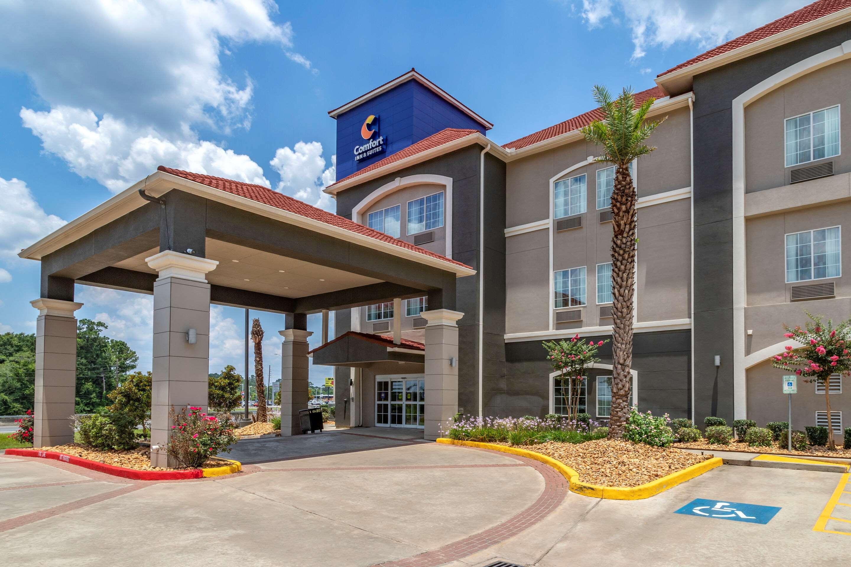 Comfort Inn & Suites Cleveland Exterior photo
